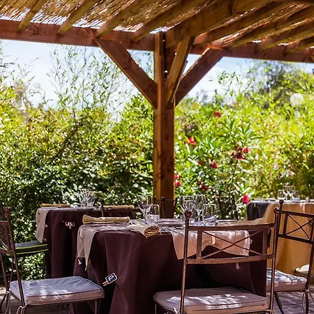 Hotell Logis Le Relais Sarrasin